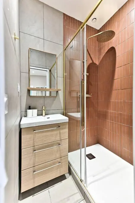Appartement Proche Parc Monceau - III Paris 0*,