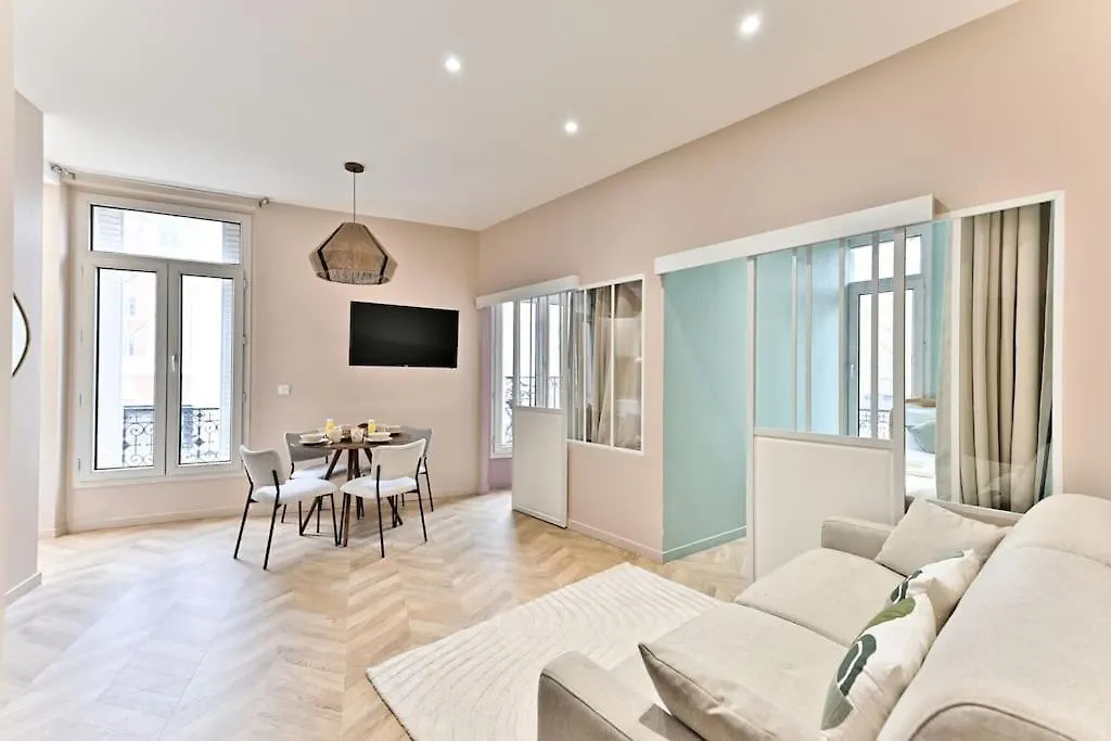 Appartement Proche Parc Monceau - III Paris France