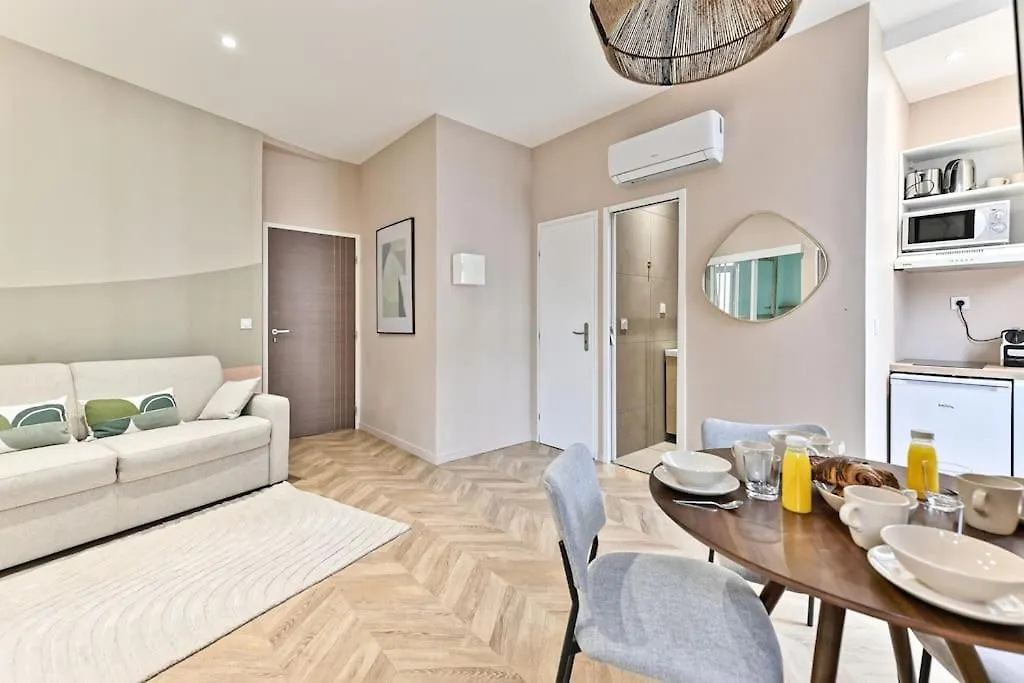 Appartement Proche Parc Monceau - III Paris Apartment