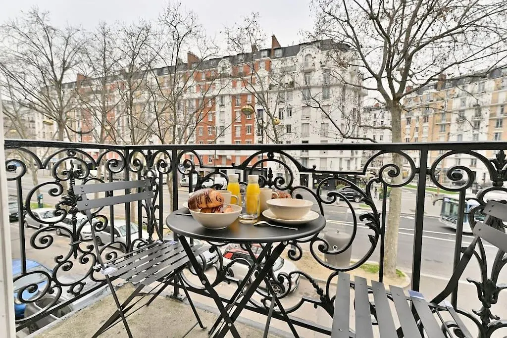 Appartement Proche Parc Monceau - III Paris